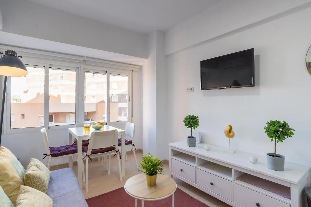 Mp7 Renovated Apartment Right On The Beach 700 Meters Away From Old Town マラガ